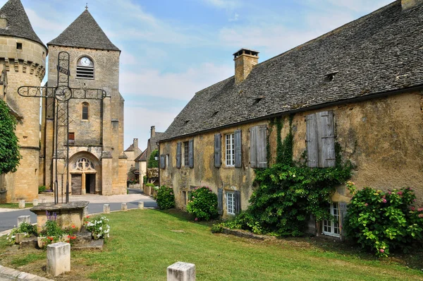 Francia, pittoresco villaggio di Saint Genies in Dordogna — Foto Stock