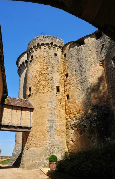 Francia, pintoresco castillo de Fenelon en Dordoña — Foto de Stock