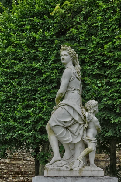 France, statue in the classical park of Marly le Roi — Stock Photo, Image