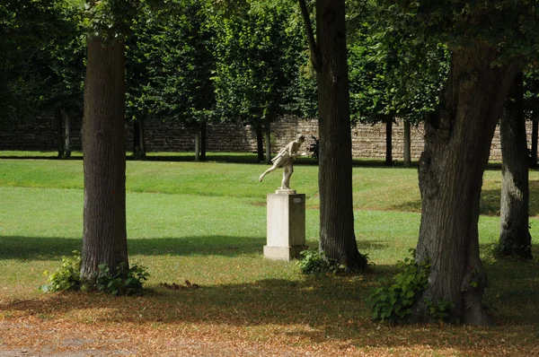 Francia, el parque clásico de Marly le Roi — Foto de Stock