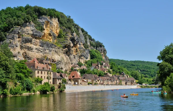 Francie, v malebné vesničce la roque gageac v dordogne — Stock fotografie