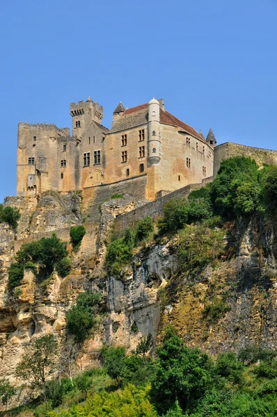 法国贝纳克在多尔多涅中年城堡 — 图库照片