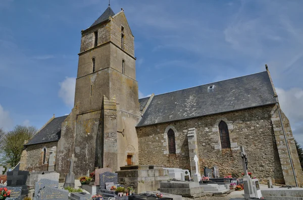 Francia, Iglesia de los Courtils en Normandía — Foto de Stock