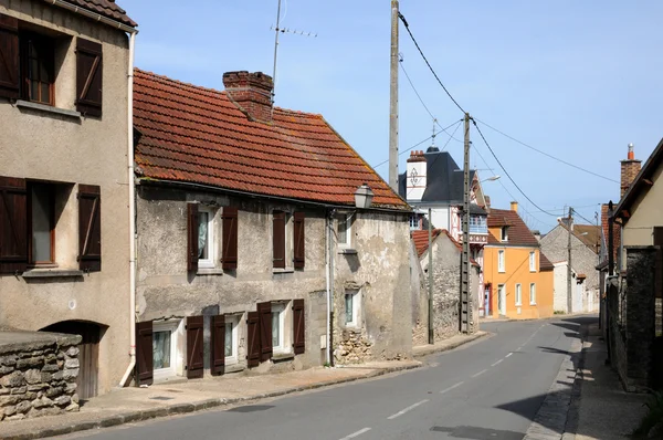 Francia, el pueblo de Saint Martin la Garenne — Foto de Stock