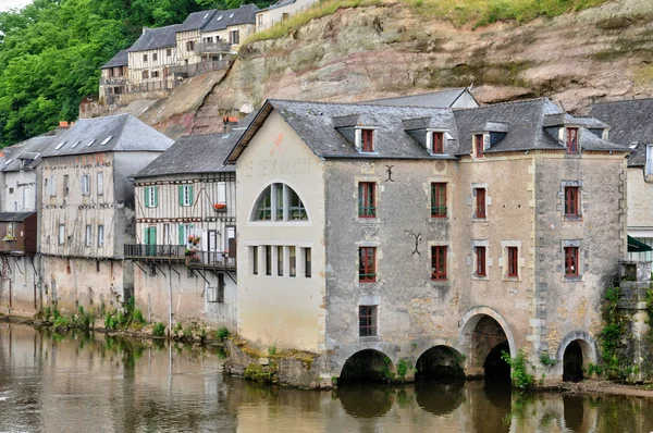 Frankrike, byen Terrasson Lavilledieu i Dordogne – stockfoto