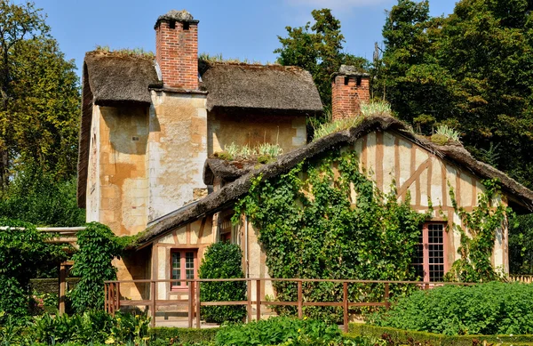 Hameau de la Reine dans le parc du château de Versailles — Photo