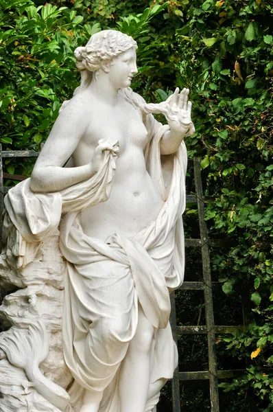 France, statue à Domes Grove dans le parc du château de Versailles — Photo