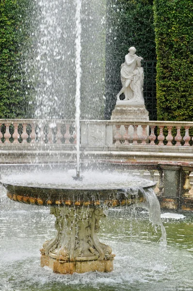 Francia, Domes Grove en el parque del Palacio de Versalles — Foto de Stock