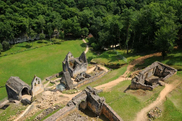 Perigord, the picturesque castle of Commarque in Dordogne — Stock Photo, Image