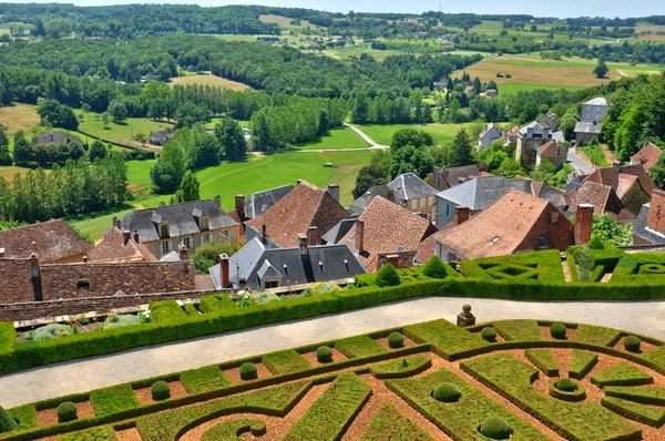 Ranska, Hautefortin kylä Dordognessa — kuvapankkivalokuva