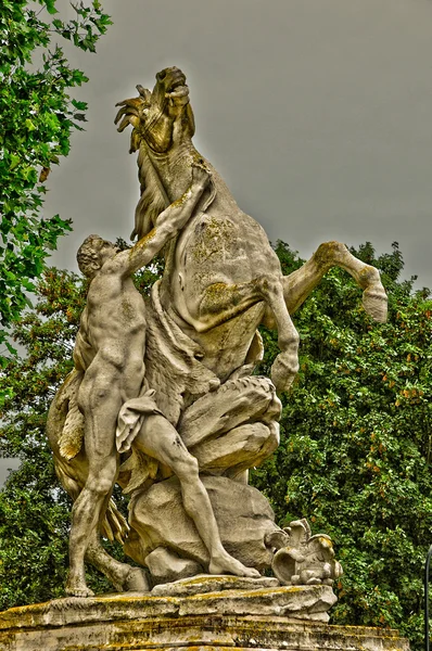Франция, статуя в классическом парке Марли-ле-Руа — стоковое фото