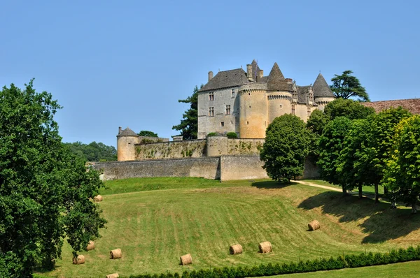 Francie, malebný hrad Fénelon v dordogne — Stock fotografie