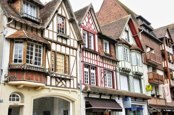 Франция, живописный город Довиль в Нормандии — стоковое фото