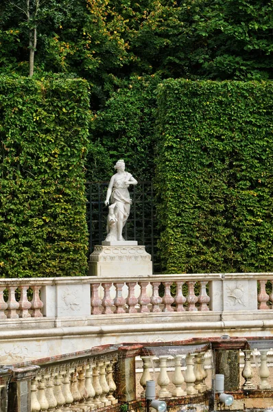 França, Domes Grove no parque do Palácio de Versalhes — Fotografia de Stock