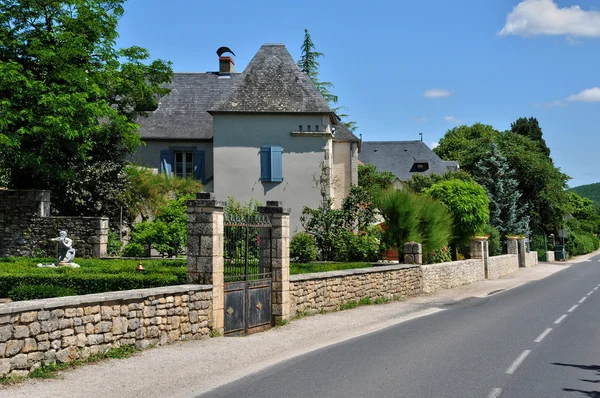 Francia, pittoresco villaggio di Meyronne — Foto Stock