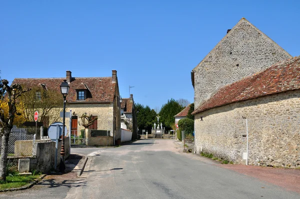 Francia, pittoresco villaggio di Saint Jean de la Foret — Foto Stock