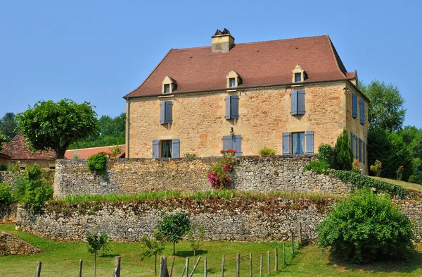 Frankrike, ett gammalt hus i castelnaud-la-chapelle — Stockfoto