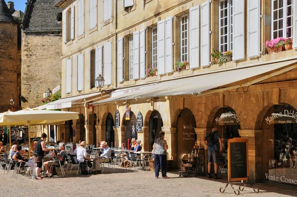 Francie, malebném městě sarlat la caneda v oblasti dordogne — Stock fotografie