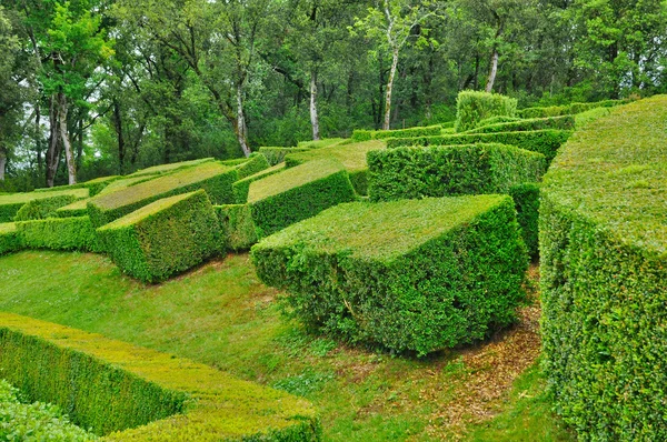 法国多尔多涅省的 marqueyssac 的风景如画的花园 — 图库照片