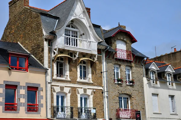 Francia, la pittoresca città di Cancale — Foto Stock