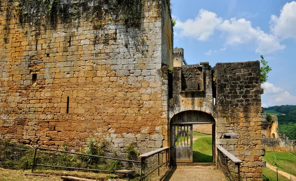 Francia, pintoresco castillo de Commarque en Dordoña — Foto de Stock