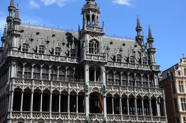 Picturesque Grand Place of Brussels in Belgium — стоковое фото