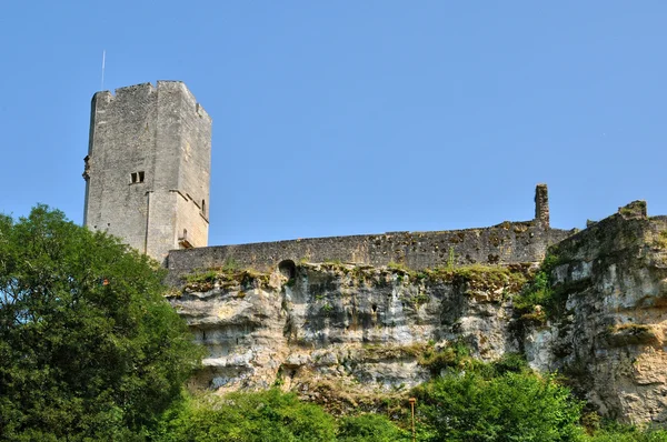 Γαλλία, γραφικό κάστρο της gavaudun σε παρτίδα et garonne — Φωτογραφία Αρχείου
