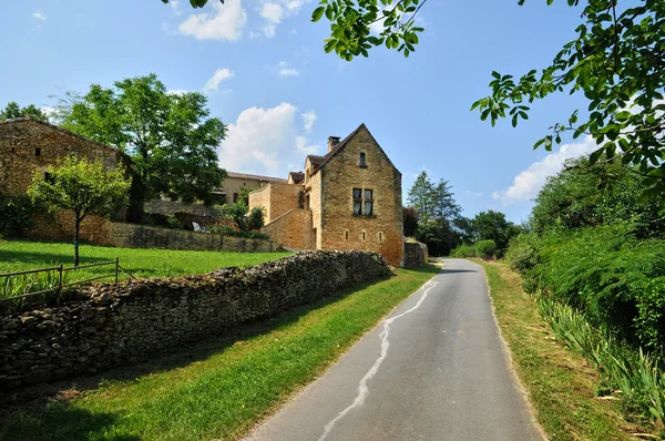 Francia, pittoresco villaggio di Lacapelle Biron — Foto Stock