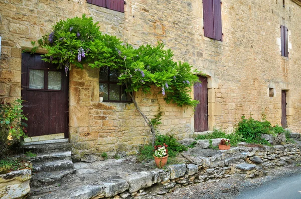 França, pitoresca aldeia de Lacapelle Biron — Fotografia de Stock