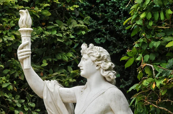 Frankreich, Statue im Kuppelhain im Park des Schlosses von Versailles — Stockfoto