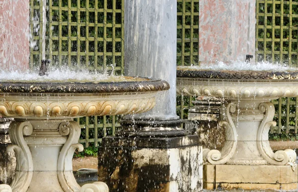 Frankrike, colonnade grove i versailles palace — Stockfoto