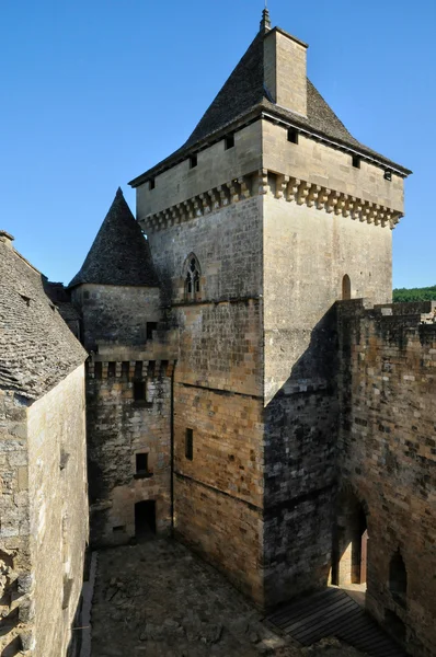 Francia, pintoresco castillo de Castelnaud en Dordoña —  Fotos de Stock