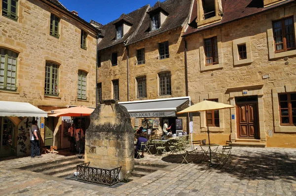 Franța, orașul pitoresc Sarlat la Caneda din Dordogne — Fotografie, imagine de stoc