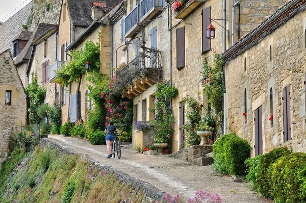 Fransa, dordogne içinde beynac pitoresk köy — Stok fotoğraf