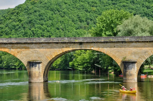 France, picturesque bridge of Castelnaud in Dordogne — Stock Photo, Image