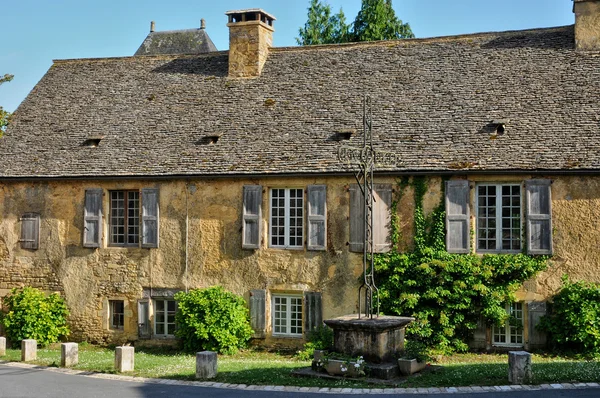 Perigord, a pitoresca aldeia de Saint Genies — Fotografia de Stock