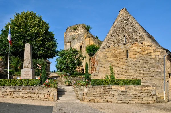 Perigord, the picturesque village of Saint Genies — Stock Photo, Image