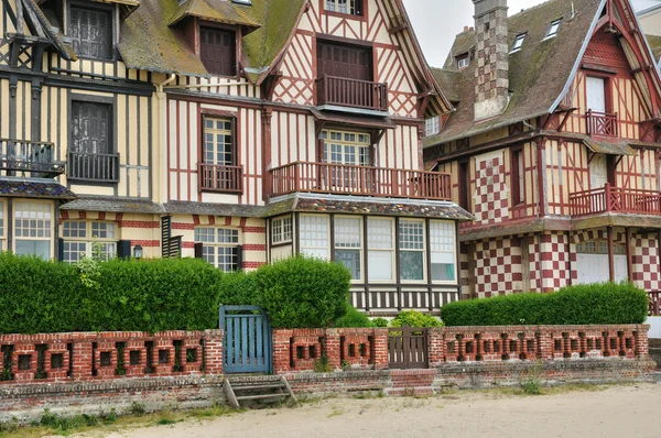 Франция, живописный город Трувилль в Нормандии — стоковое фото