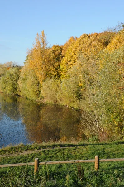 France, Gallardon pond in Vernouillet — Stock Photo, Image