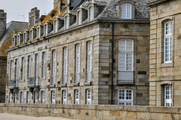 Frankrijk, schilderachtige stad van Saint-Malo in bretagne — Stockfoto