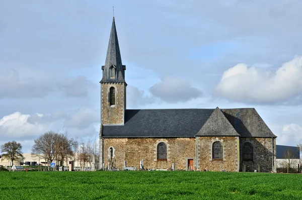 Franţa, biserica istorică Isigny le Buat — Fotografie, imagine de stoc