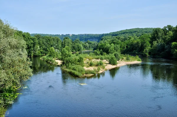 France, Dordogne river in Cluges in Perigord — Stock Photo, Image