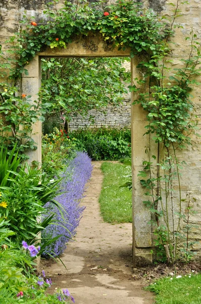 フランス、ノルマンディーでキヤノンの城の庭 — ストック写真