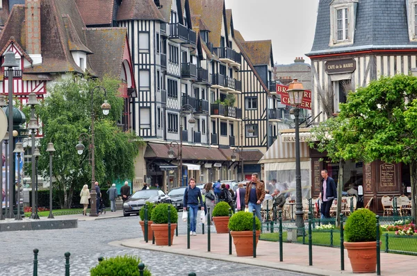 Франция, живописный город Довиль в Нормандии — стоковое фото