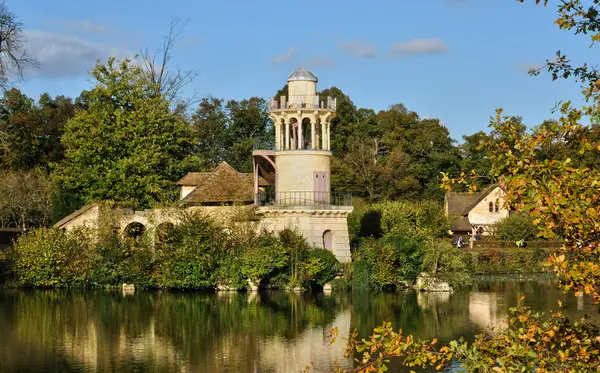 Domaine de marie antoinette w pałacu park wersalski — Zdjęcie stockowe