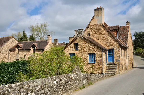 Normandie, a pitoresca aldeia de Saint Ceneri le Gerei — Fotografia de Stock