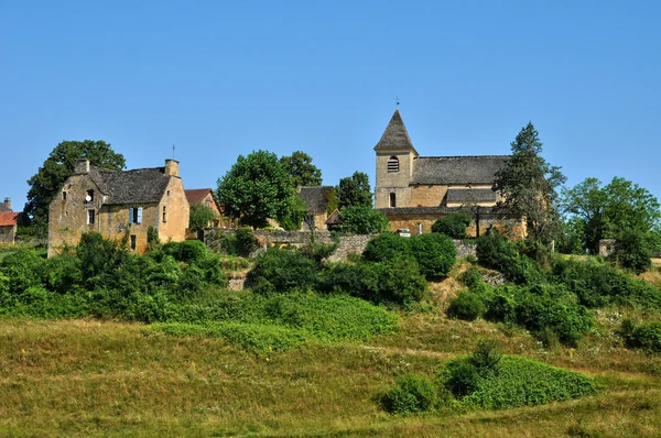 法国，风景如画的村庄里的 carlucet — 图库照片