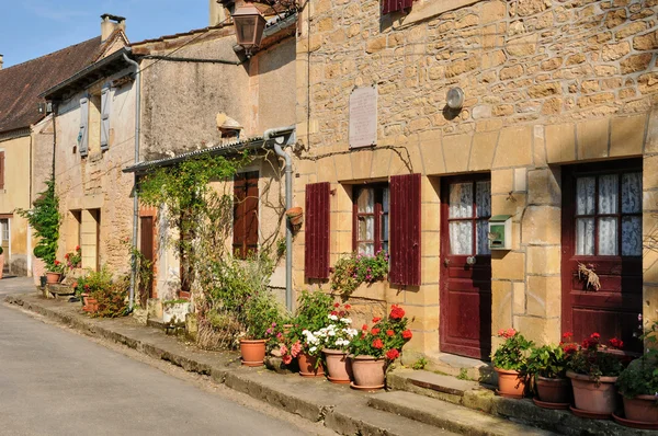 Francia, pittoresco villaggio di Saint Leon sur Vezere — Foto Stock