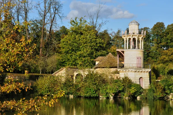 Domaine de Marie Antoinette en el parque del Palacio de Versalles —  Fotos de Stock