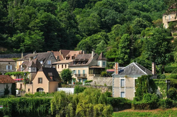 法国的卡斯泰尔诺拉夏贝尔风景如画的村庄 — 图库照片